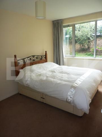 Fantastic two double bed apartment mins to regents park and camden tube Park Village East, Regents Park